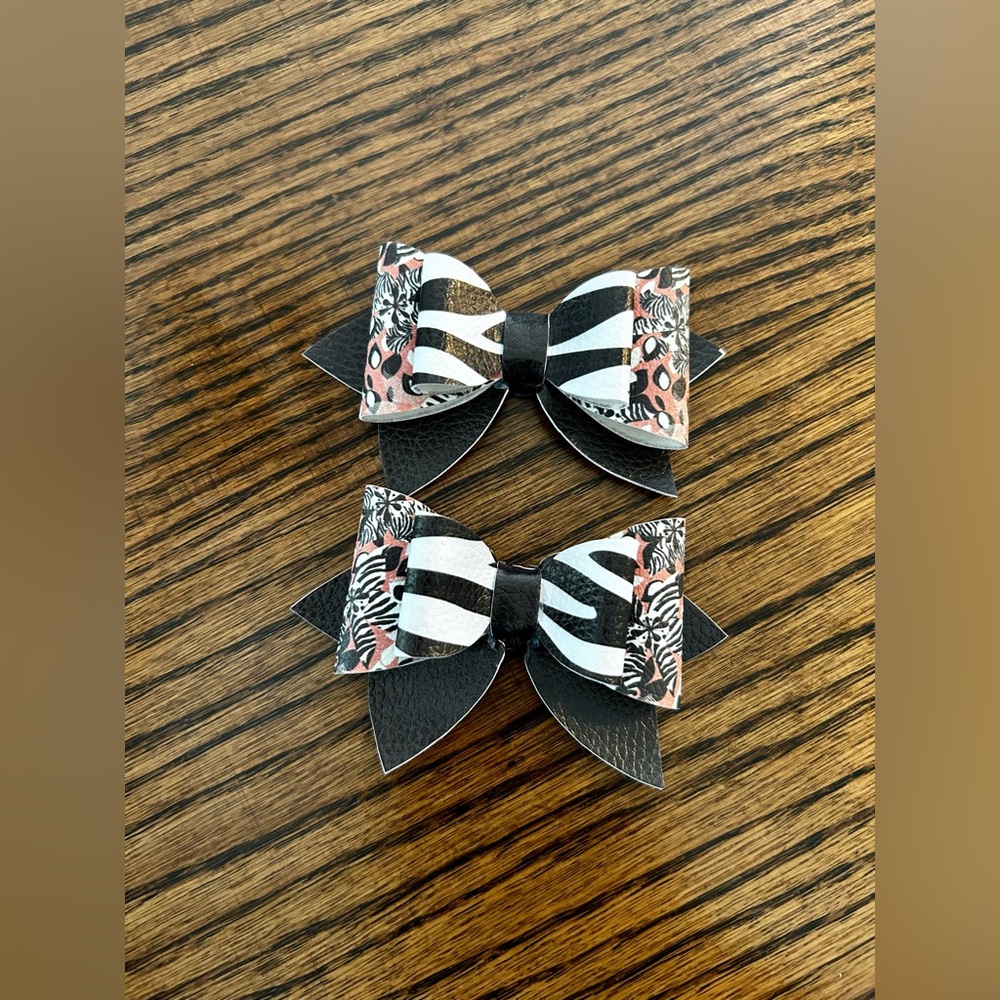 SOLD•Shoe Clips